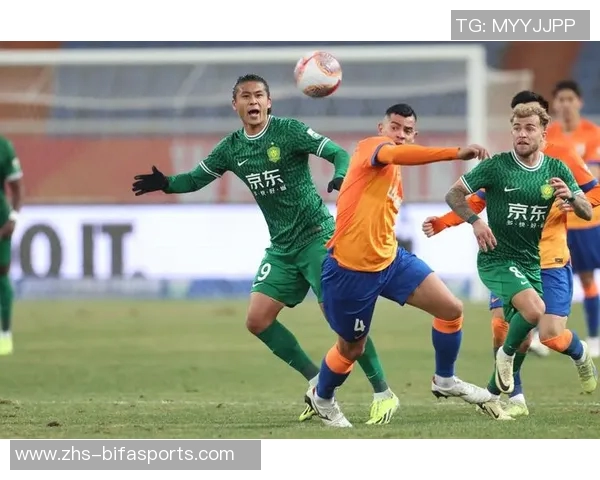 鲁能与国安激战在即赛前海报展现双方斗志与激情