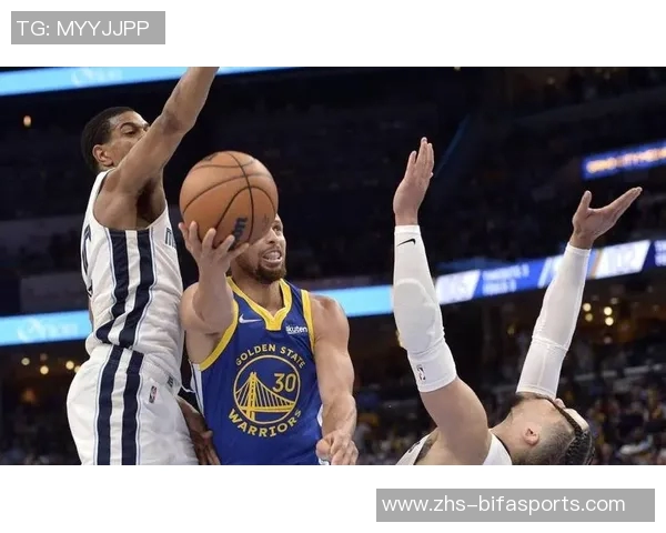 勇士与灰熊激战正酣谁能在季后赛中笑到最后